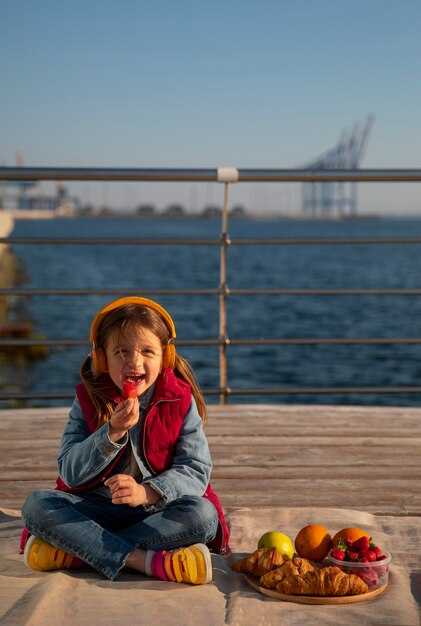 Timing and routing tips to maximize a 2-layover with an infant at IST