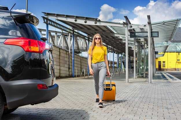 Maximize Value with Shared Rides and Free Waiting Time