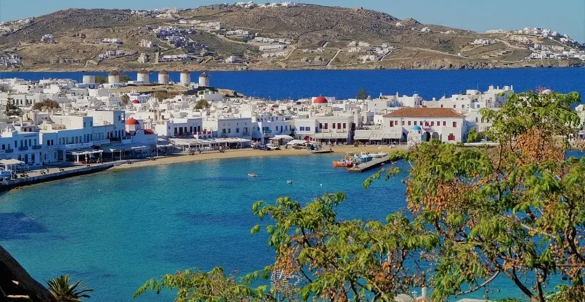 Transportation from Mykonos Airport to Mykonos Town (Chora)