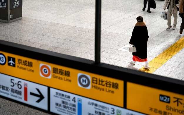 Transfers to Subway Lines at Dongzhimen and Sanyuanqiao