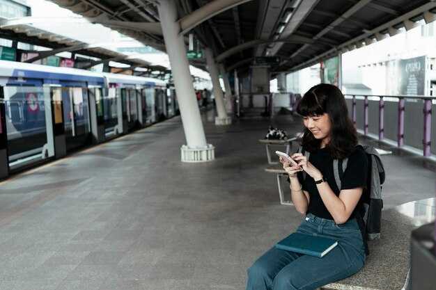 Train selection, seat types, and fare refund rules