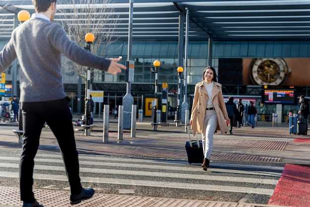 Airport lighting on demand: adaptive systems for safety and ambiance